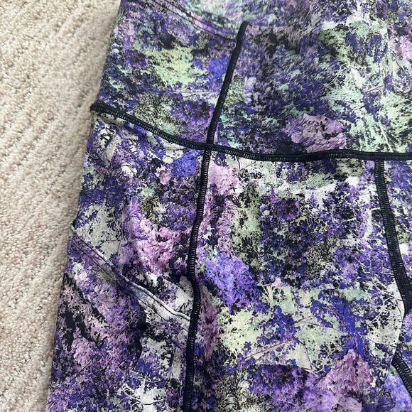 Lululemon 7/8 leggings - Picture 2 of 3